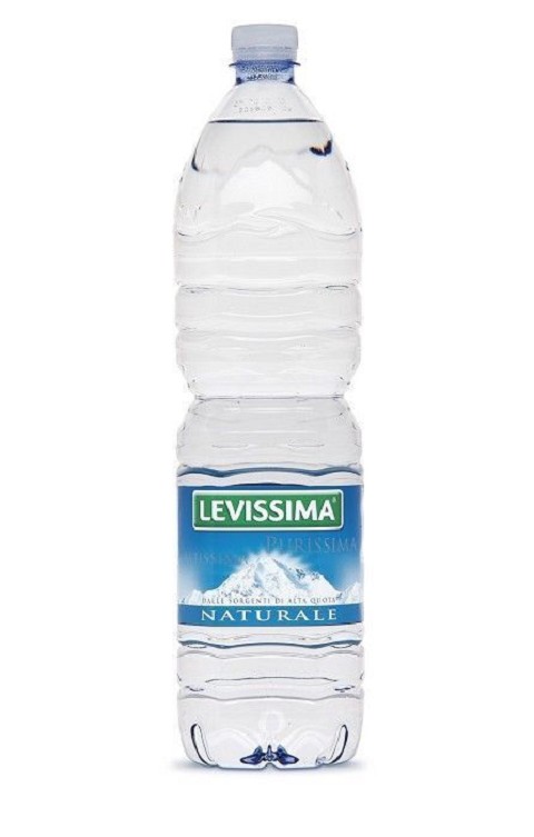 Limpidezza, purezza e bontà, sono le qualità dell’acqua minerale LEVISSIMA.